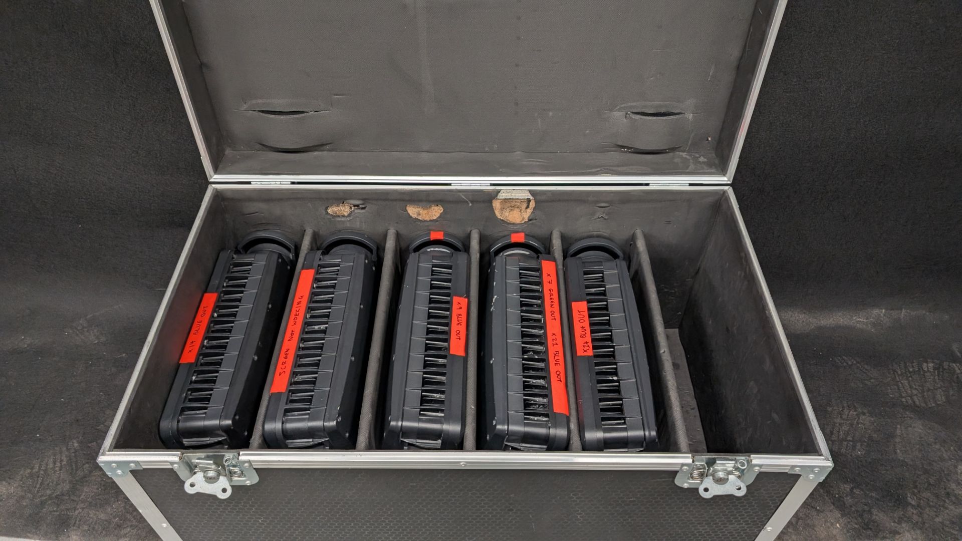 5x LED Colour Strobe5x Tilting Head Color plate strobe units. Based on an ‘Evolite Thunder Kolor’, - Image 2 of 5