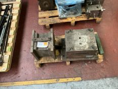 2 Plastic Injection Mould Tools