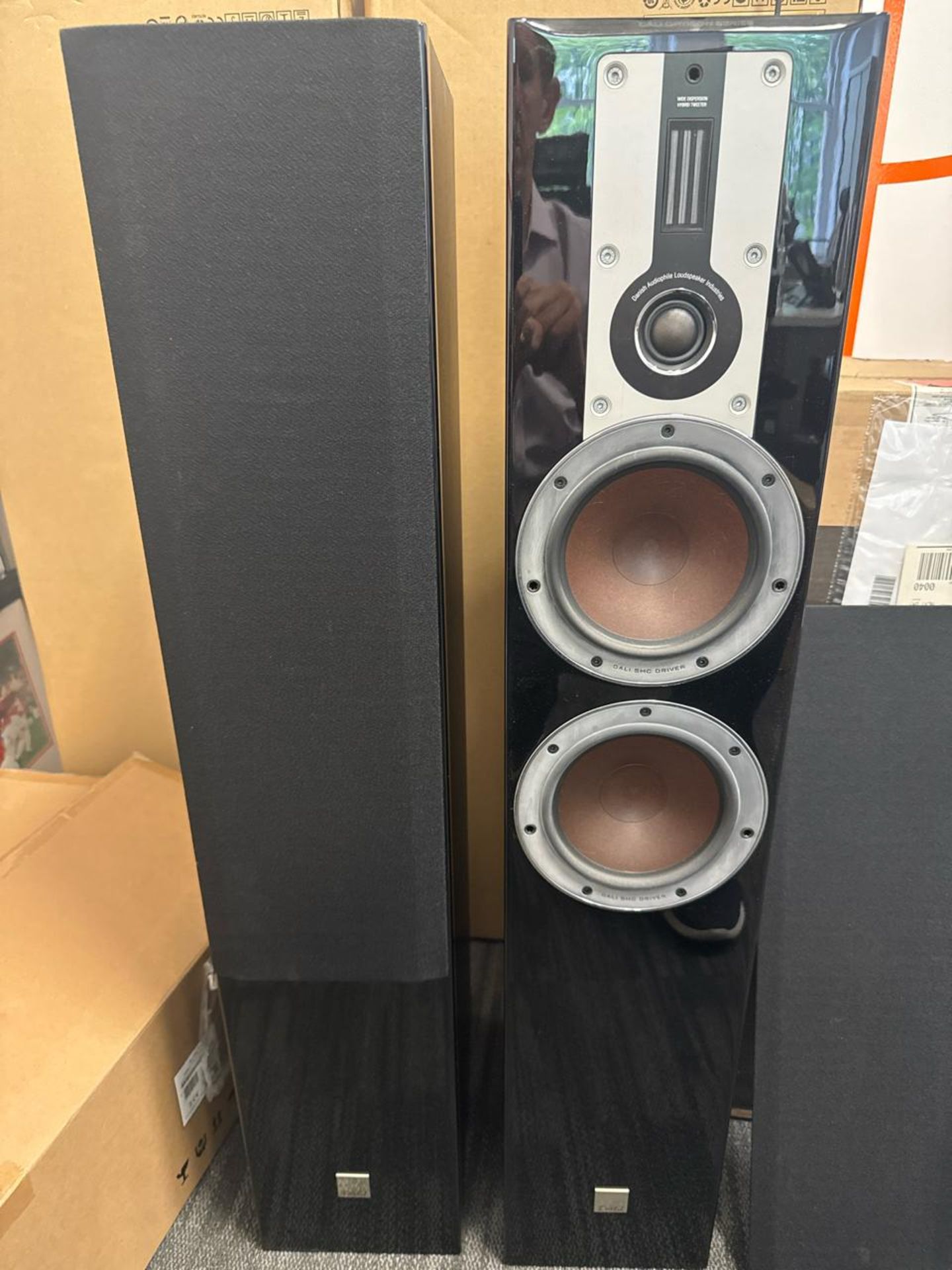 Pair Dali Opticon series speakers
