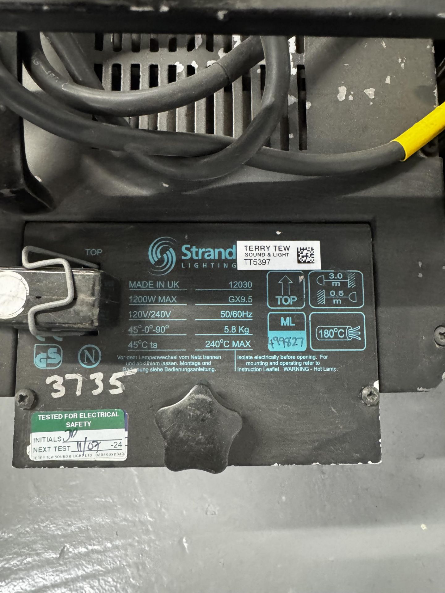 4 x Strand Cantata Fresnel 1200W to 15amp Plug - Image 2 of 5