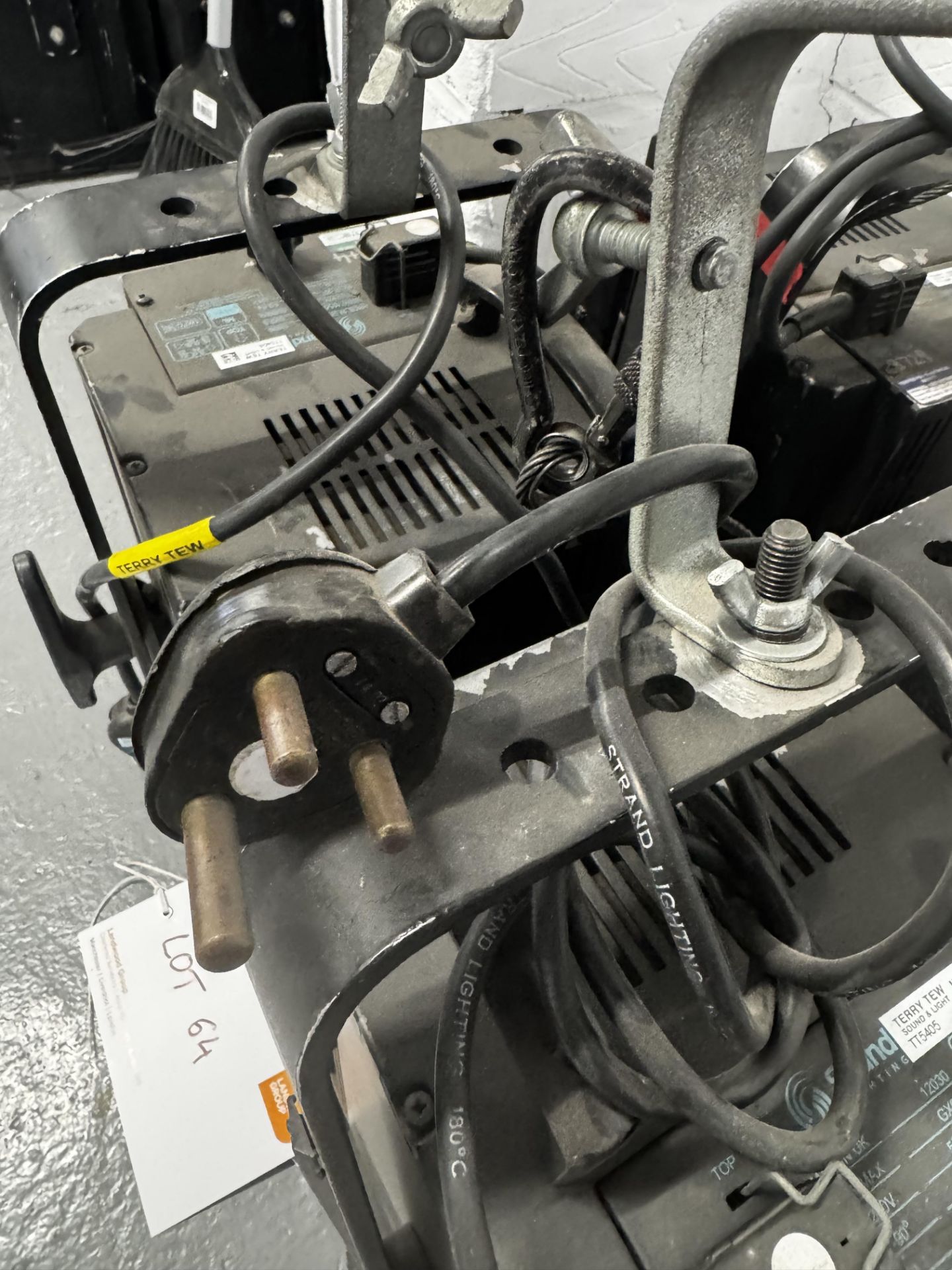 4 x Strand Cantata Fresnel 1200W to 15amp plug - Image 4 of 5