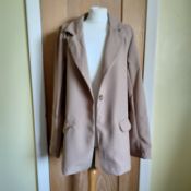 30 x PLT Camel FItted Shoulder Padded Blazer