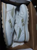 Title: Ladies Trainers Size 5.5Description: Ladies trainersUsed but in good condition. ÊNeed new