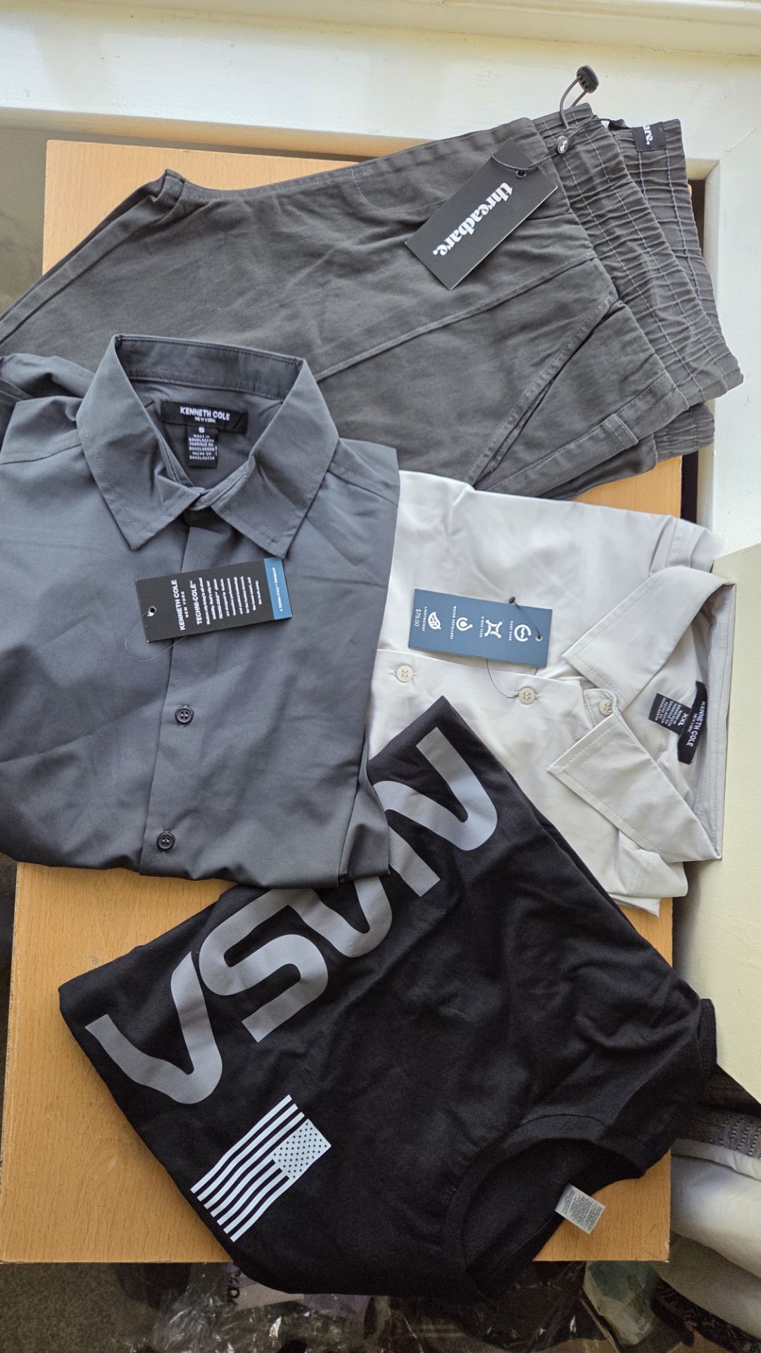Title: Mens Clothing Bundle To Include Threadbar Hino, Kenneth Cole Shirts, Official Nasa T-Shirt