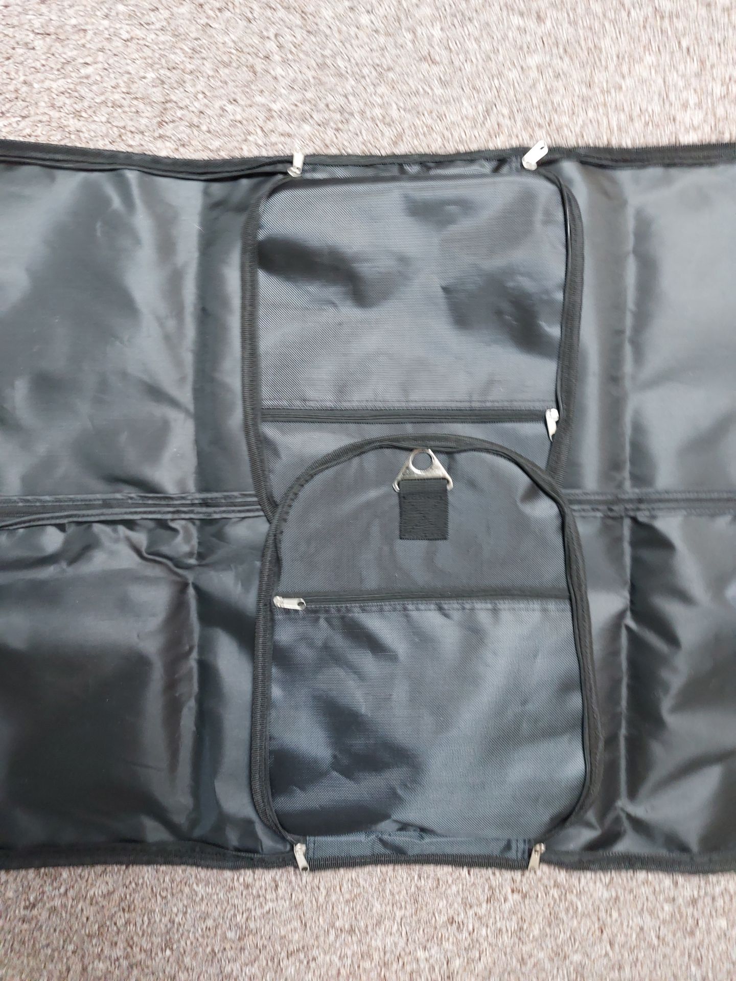 Title: Garment Carriers BlackDescription: Box of 20 garment carriers original RRP Â£19.99 each.Â