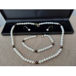 Title: New Simulated Pearl Necklace, Earrings and Bracelet SetDescription: Pearl set,