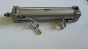 SMC MDBBQ63-300F-F5DWSC Pneumatic Cylinder New