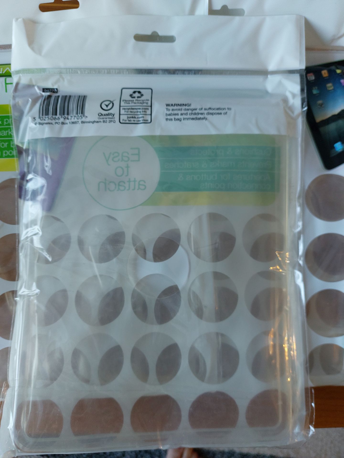 Title: iPad Covers- Transparent x 30Description: Transparent iPad covers x 30Condition: