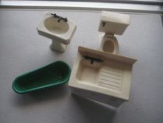 Vintage Dolls House Plastic Bathroom Suite