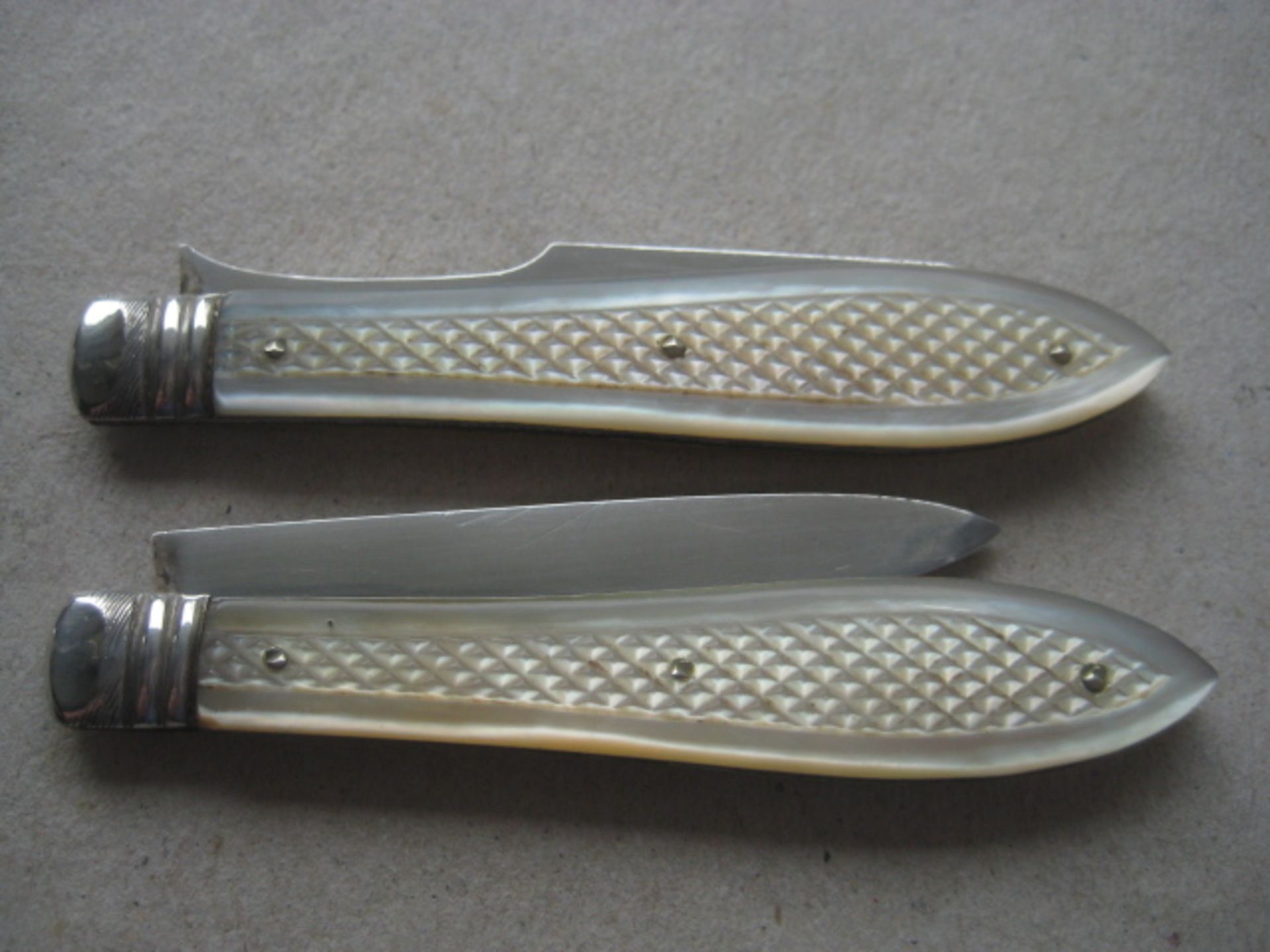 Victorian Mother of Pearl Hafted Cased Silver Bladed Folding Fruit Knife and Fork - Image 16 of 16