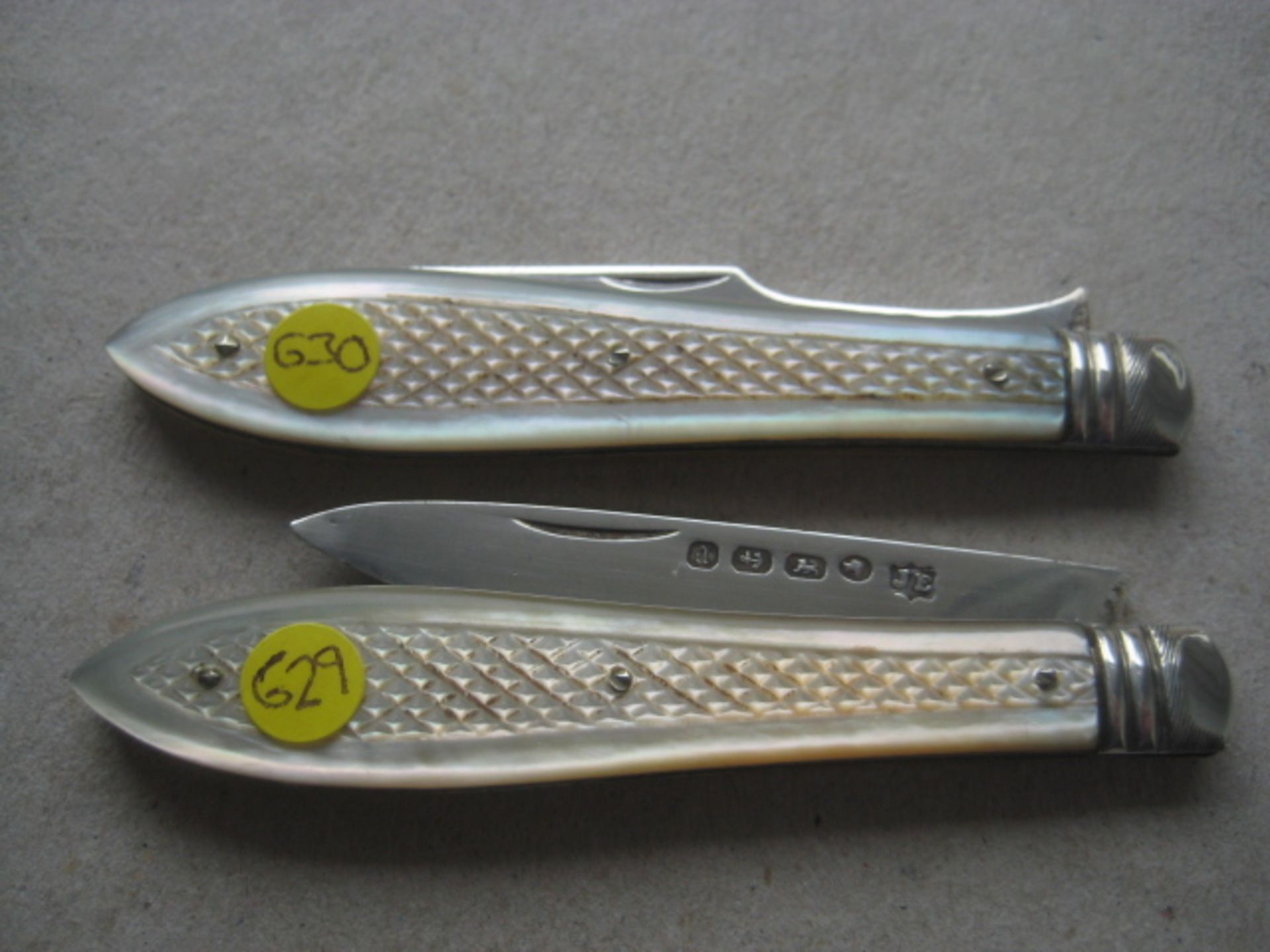 Victorian Mother of Pearl Hafted Cased Silver Bladed Folding Fruit Knife and Fork - Image 15 of 16