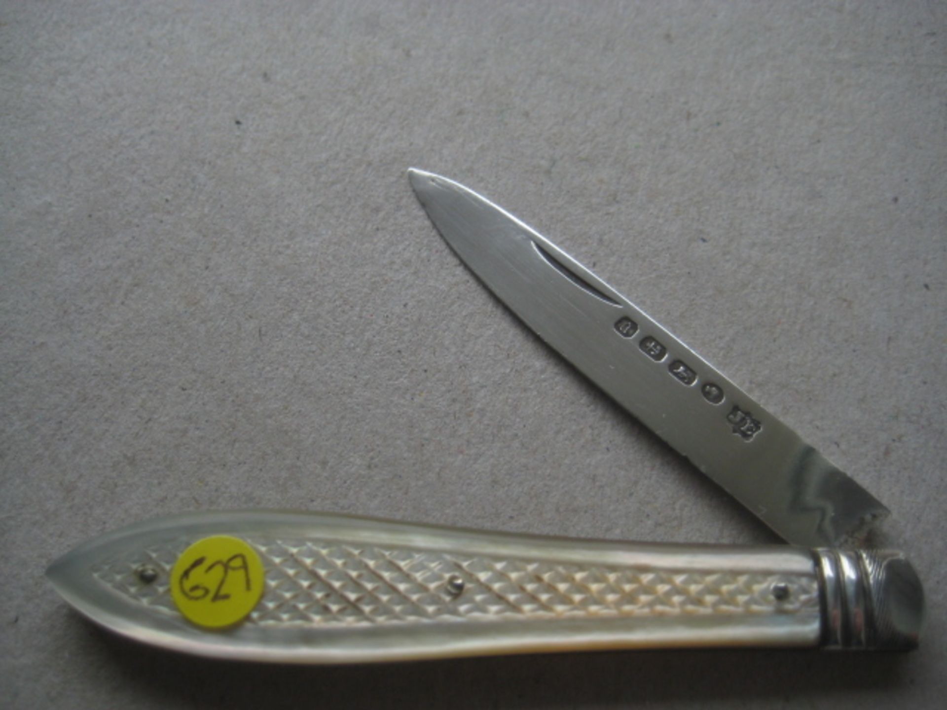 Victorian Mother of Pearl Hafted Cased Silver Bladed Folding Fruit Knife and Fork - Image 7 of 16