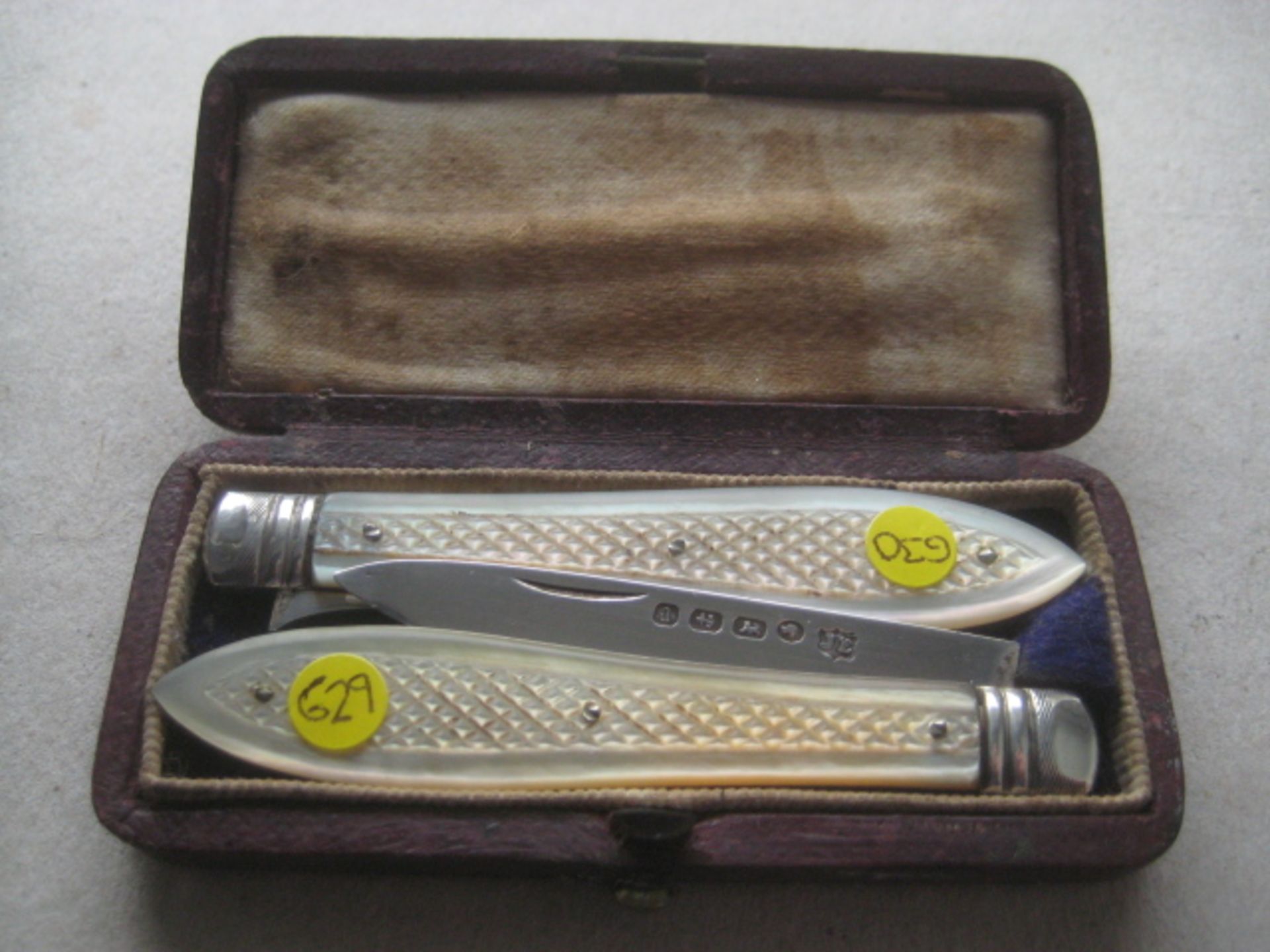 Victorian Mother of Pearl Hafted Cased Silver Bladed Folding Fruit Knife and Fork - Image 2 of 16