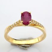 18K yellow gold ring detailed with ruby and brilliant
