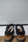 Sandals Size EU 43. Est £10 - Q2-BOX 85