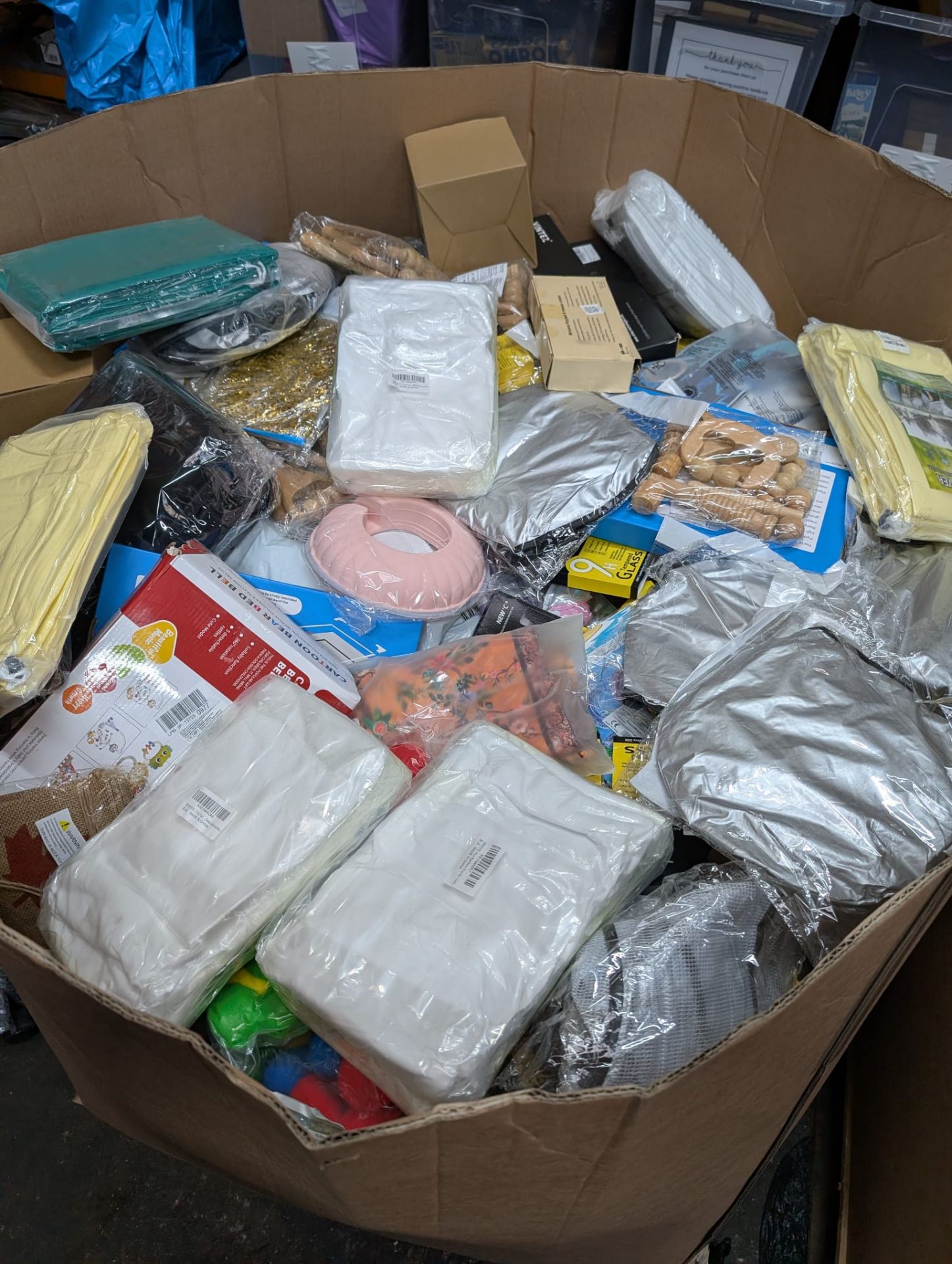 4 x Major Retail Pallets | Typically 500-1000 Items Per Pallet | Ranging Up To £20 RRP - Aprx £5... - Image 8 of 12