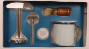 Traditional Shaving Sets RRP £24.99 L13a