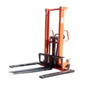 Straddle Leg Hand Stacker 1.5T x 3M