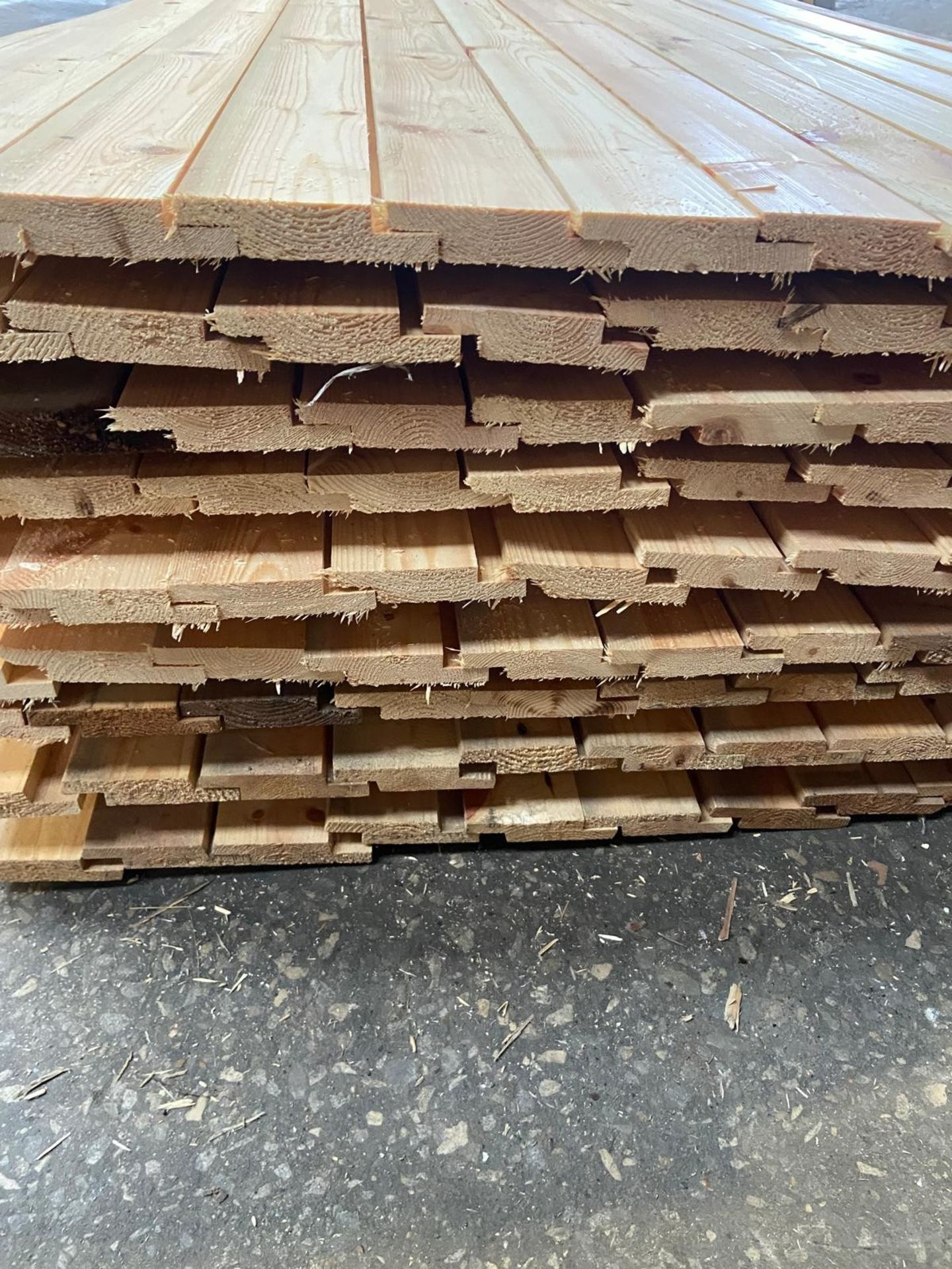 Overlap Square Cladding Title: Pallet of 108 long lengths of plain overlap cladding 20mm x ...
