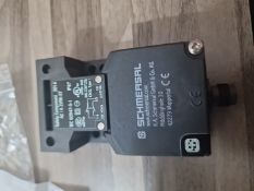 Schmersal AZ 16 ZVRK-ST Safety Interlock Switch. New