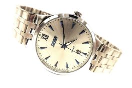 Gent's Stainless Steel 40mm Bracelet Watch Quartz Movement