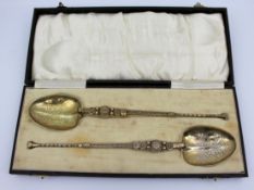 Pair of Cased Silver Gilt Anointing Spoons – Birmingham, 1936