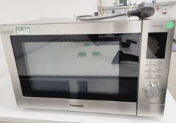 Panasonic The Genius Microwave Oven