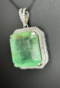 Beautiful 19.58 ct Natural Columbian Emerald With Natural Diamonds & 18k Gold