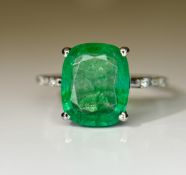 Beautiful 3.40 CT Natural Emerald Ring With Natural Diamonds & Platinum 950