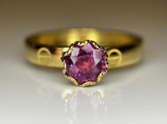 Beautiful 0.90 CT Natural Spinel Ring & 18k Yellow Gold