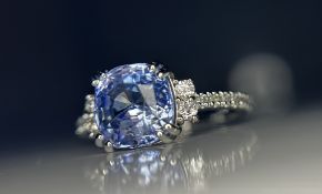 Beautiful 3.71CT Unheated Ceylon Blue Sapphire With Natural Diamonds & 18k Gold