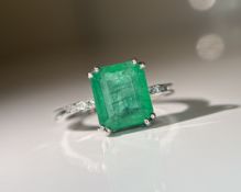 Beautiful 3.20 CT Natural Emerald Ring With Natural Diamonds & Platinum 950