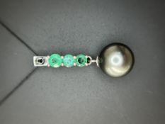Beautiful 9.25CT Natural Tahitian Pearl With Emerald & 950 Platinum Pendant
