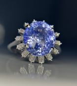 Beautiful 7.90CT Unheated Ceylon Blue Sapphire With Natural Diamonds & 18k Gold