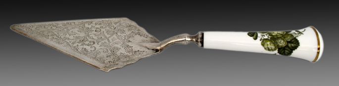 Royal Worcester Hop Pattern Cake Slice