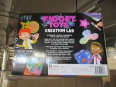 6 Pcs Large Size Fidget Lab Game - With Assorted Fidgets/Make Your Own Set Craft Brand New and Se...