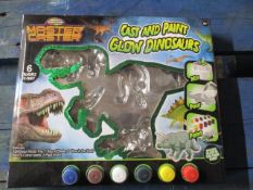 50 Pcs Assorted Dinosaur and Large Bugs Paint Mould Kit - RRP £6.99/unit - 50 Pcs In Lot