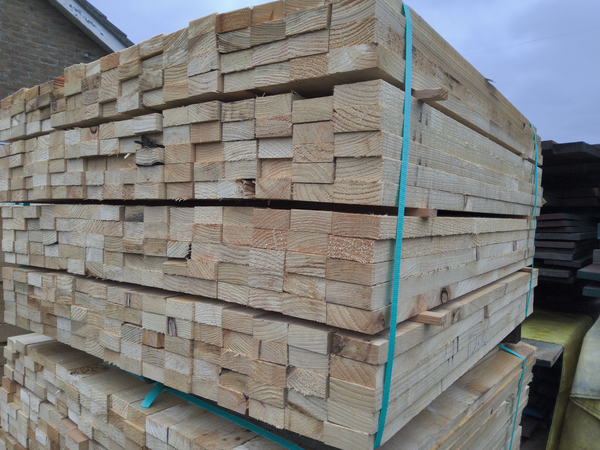 Fir Tree Rails Title: 50x Fresh Sawn Softwood Mixed Larch / Douglas Fir Timber ...
