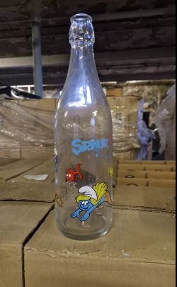 PALLET OF APPROX 600 X NEW SMURF GLASS BOTTLES