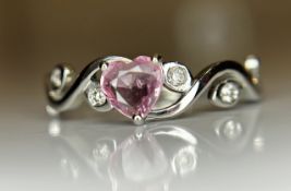 Beautiful 0.48ct Heart Shape Unheated Ceylon Pink Sapphire Diamonds & 950 Platinum