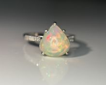 Beautiful Natural Fire Opal 2.16 CT Ring With Natural Diamond and 18k Gold