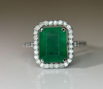Beautiful 3.50 CT Natural Emerald Ring With Natural Diamonds & Platinum 950
