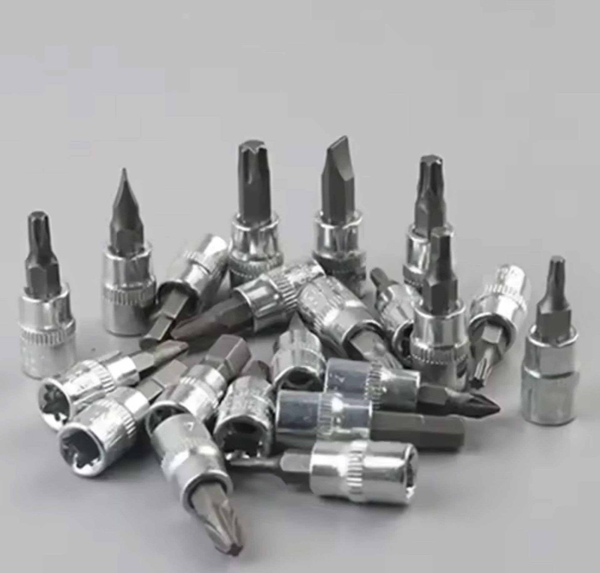 46pcs Car Repair Tool Kit 1/4-Inch Socket Set Car Repair Tool Ratchet Torque Wrench Auto Repair K... - Image 3 of 3
