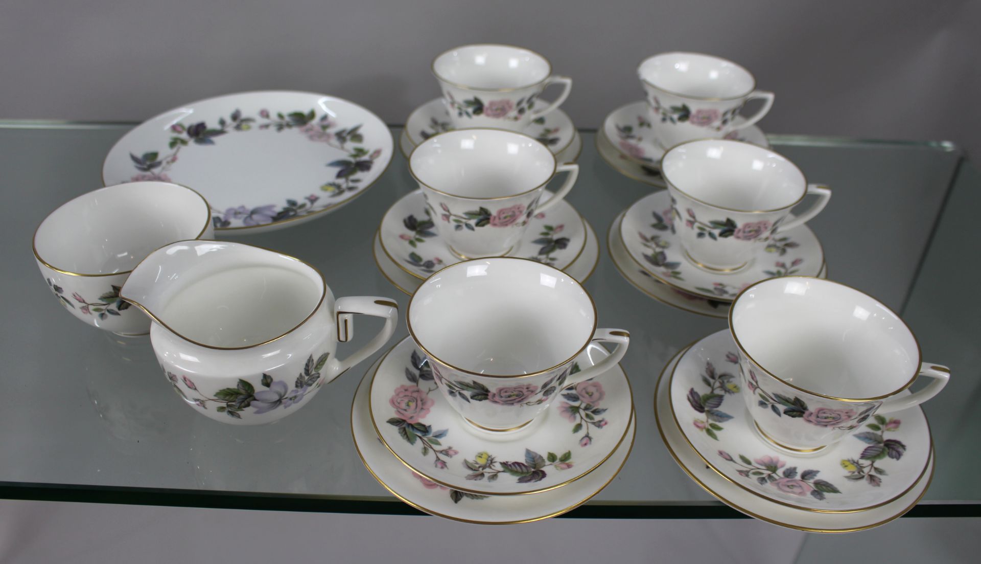 Royal Worcester “June Garland“ 6 Place Tea Service - Image 2 of 6