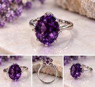 Title: Alexandrite Gemstone Statement Ring Description: Elegant ring featuring a large faceted