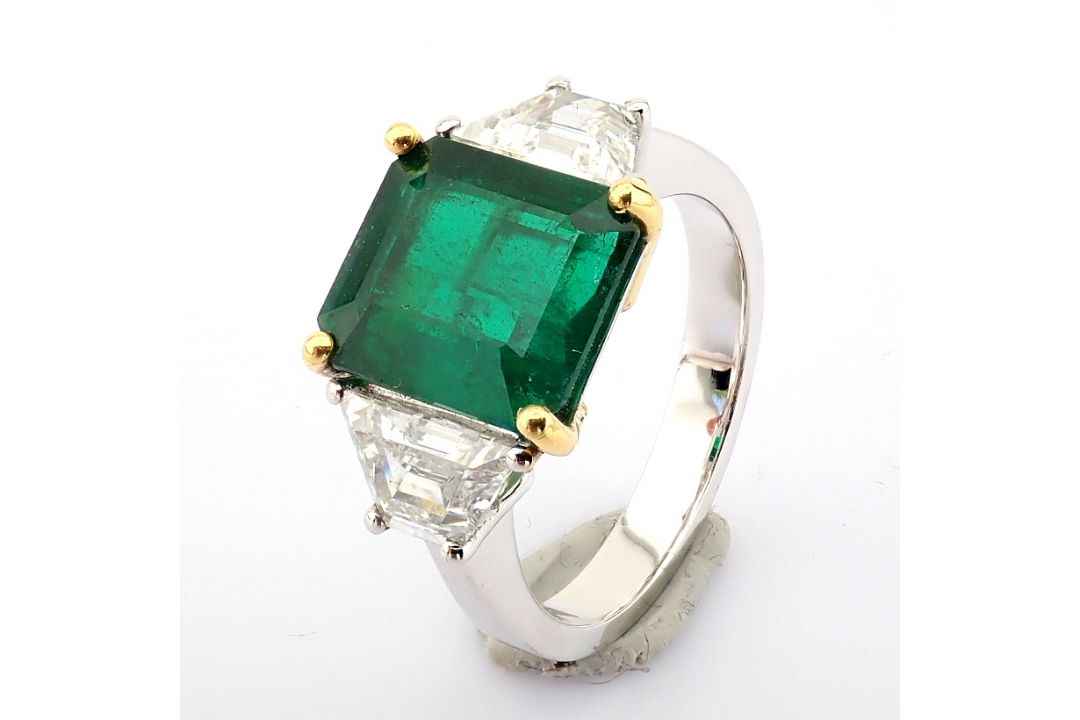 Natural Diamond 18K White Gold Ring - Image 1 of 12