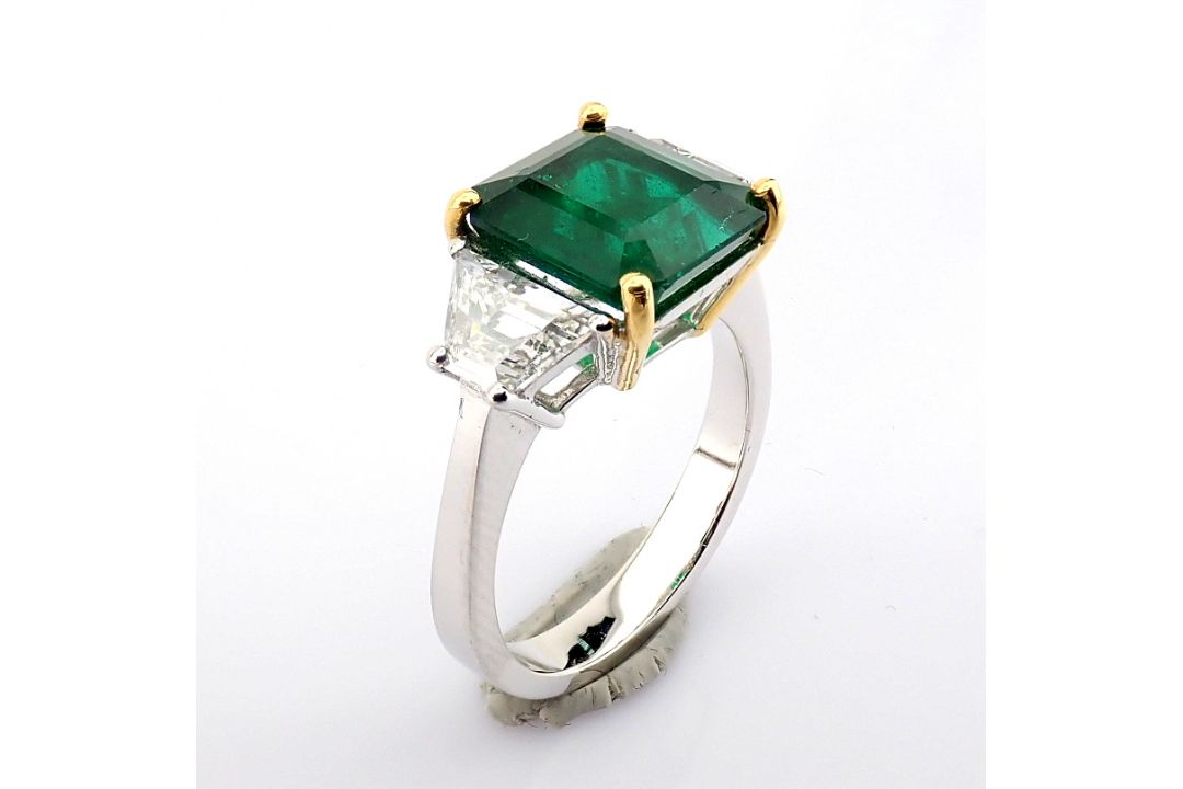 Natural Diamond 18K White Gold Ring - Image 9 of 12