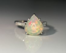 Beautiful Natural Fire Opal 2.16 CT Ring With Natural Diamond and 18k Gold