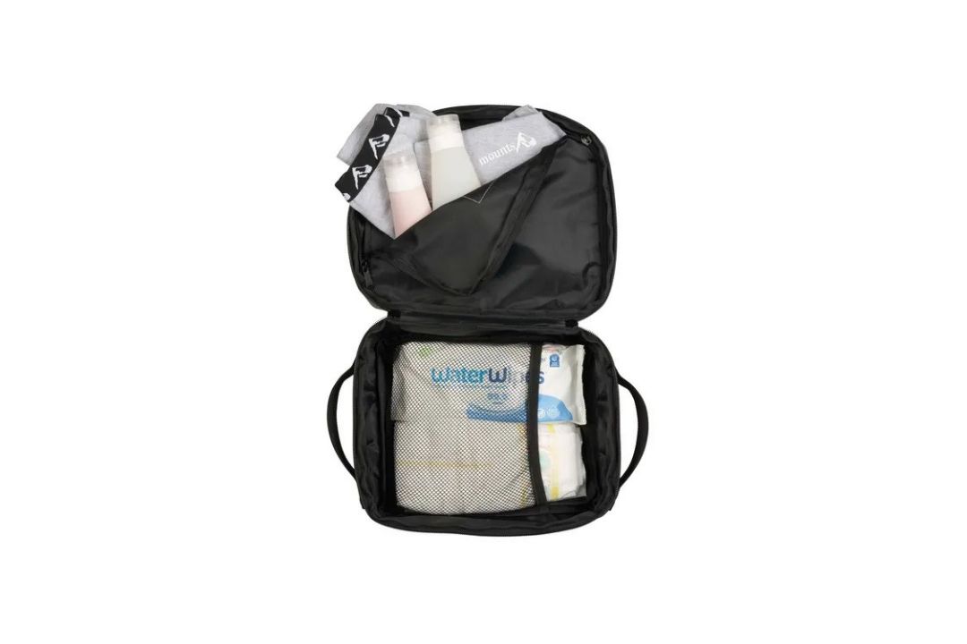 Mounts Diaper Duffle Bag RRP £49.99 L17 SKU-4546 - Image 3 of 3