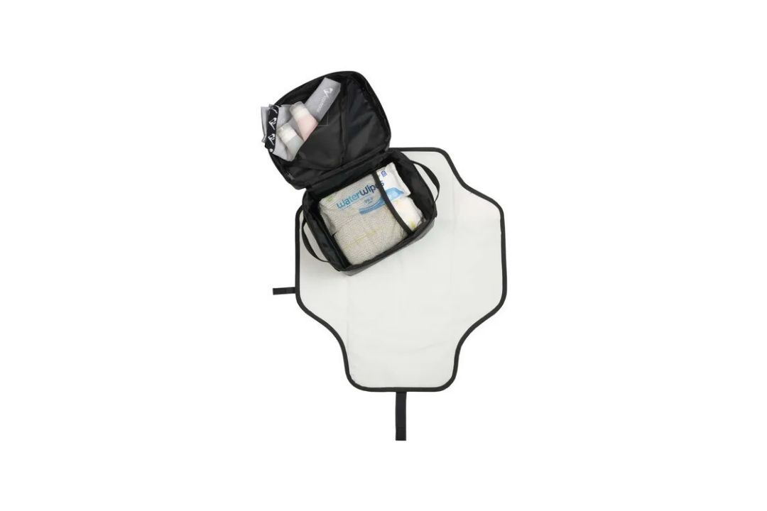 Mounts Diaper Duffle Bag RRP £49.99 L17 SKU-4546 - Image 2 of 3